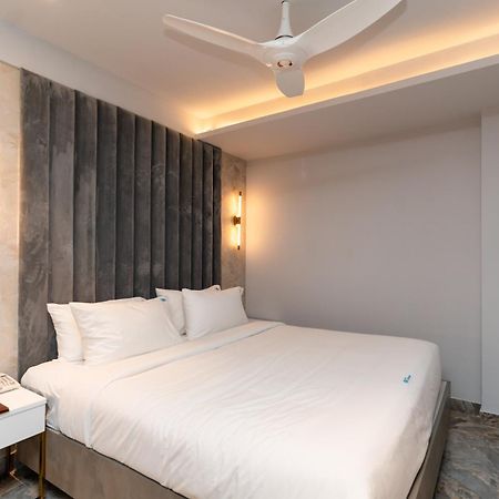 Hotel Ocean Blue Visakhapatnam Exteriör bild